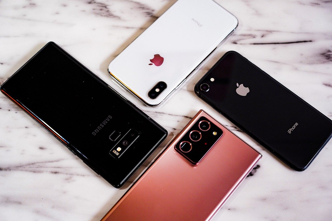 Top 10 Best Smartphones 2025: Features and Price